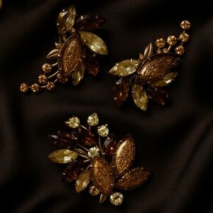 JUDY LEE Vintage 50s Brooch & Clip-On Earrings Set Gold Leaf Aurora Rhinestones